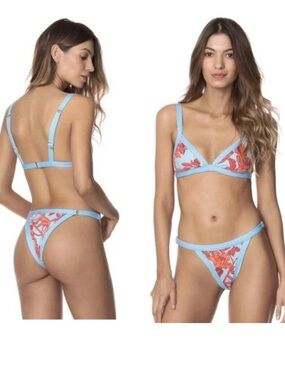 MAAJI
CLOUD BLUE HYACINTH-CLOUD BLUE LOLITA REVERSIBLE BIKINI SIZE SMALL